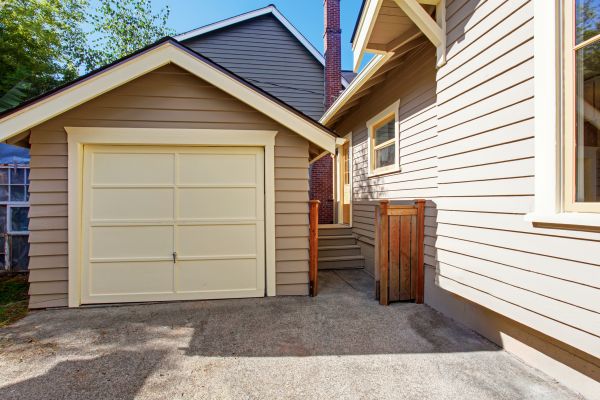 Garage Siding Replacement in Missouri City