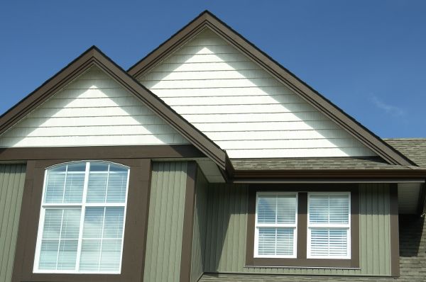 Cost of Vertical Vinyl Siding Repair in Missouri City